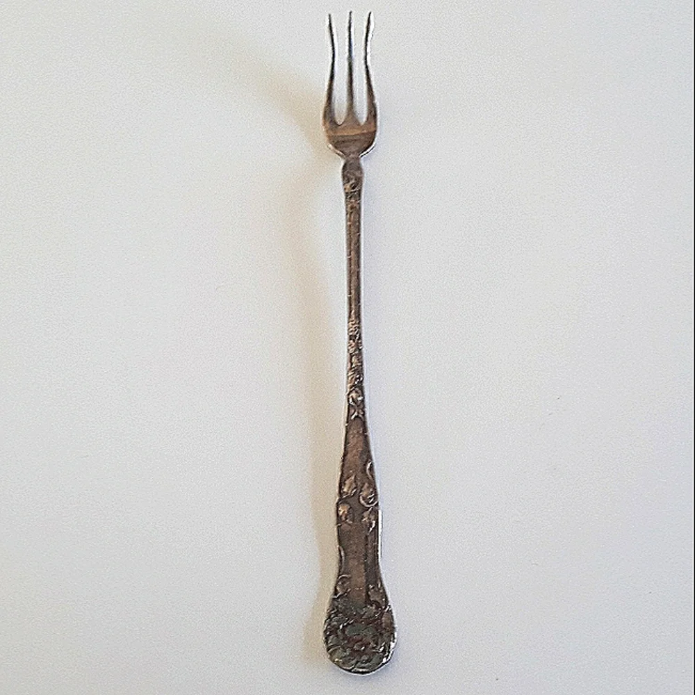 1877 Niagara Falls Silver Co. 3-Tine Fork 7.25